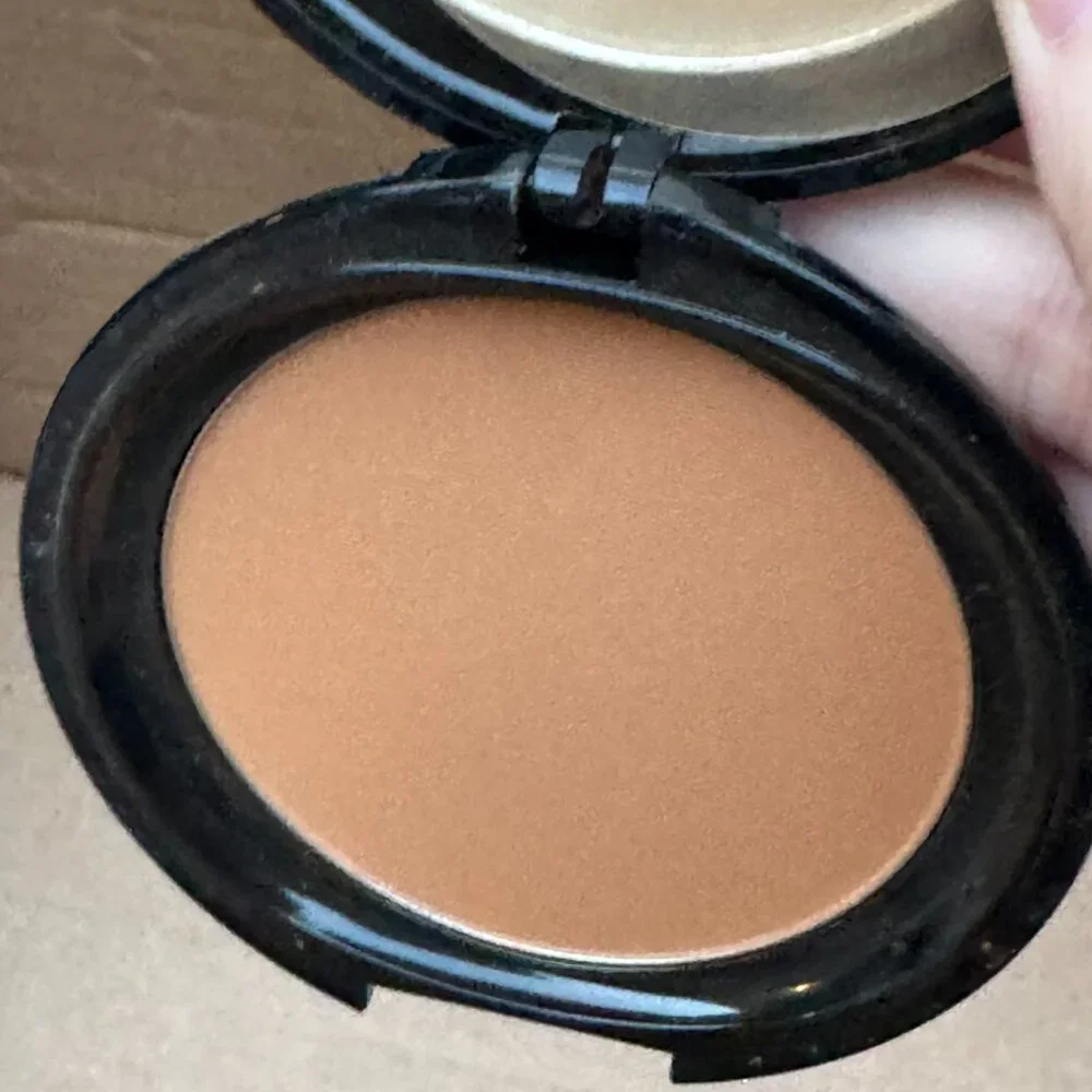 OSP Cosmetics Oil Free Pressed Powder in Matte Terracotta